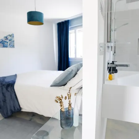 Nuxia Suites&Spa - L'Art Design Bagnols-sur-Ceze Exterior photo
